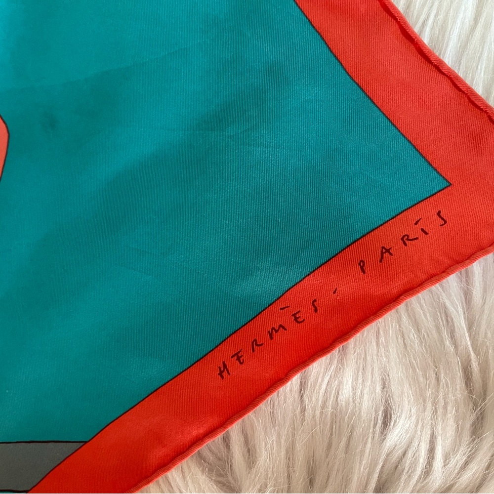 Hermès Stole Etude Pour Un Iris-Arc En Ciel silk scarf. - Picture 9 of 16